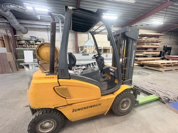 Chariot élévateur frontal au gaz Jungheirich TFG 25BK - Other machinery: picture 5 Chariot élévateur frontal au gaz Jungheirich TFG 25BK - Other machinery: picture 5