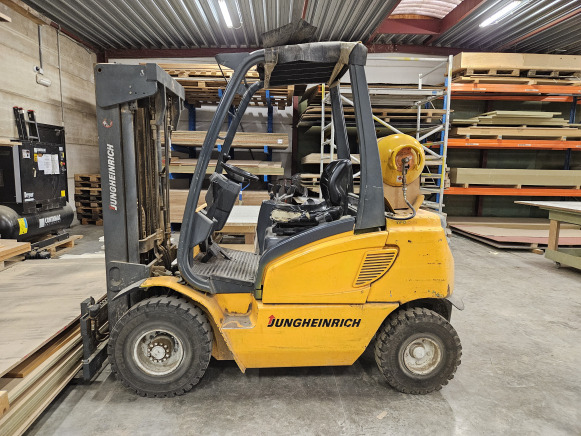 Chariot élévateur frontal au gaz Jungheirich TFG 25BK - Other machinery: picture 1 Chariot élévateur frontal au gaz Jungheirich TFG 25BK - Other machinery: picture 1