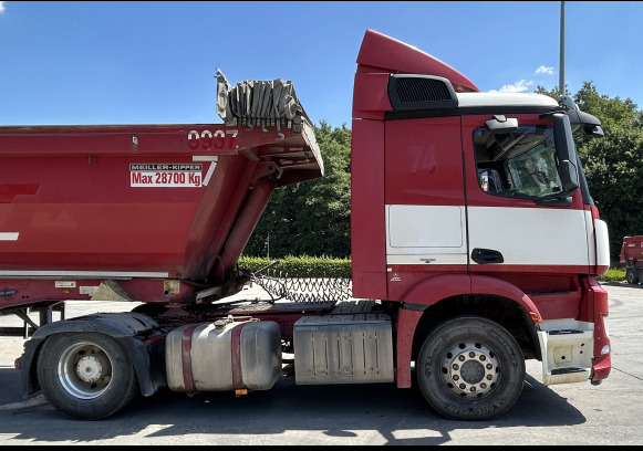 Tracteur routier 4x2 Mercedes Arocs 1845 LS (2014 - 699.681 km) - Other machinery: picture 3 Tracteur routier 4x2 Mercedes Arocs 1845 LS (2014 - 699.681 km) - Other machinery: picture 3