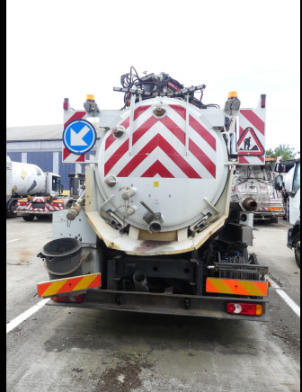REF:19354 - Camion hydrocureur Renault Midlum 220DXI (2011-45.241 km) - Vacuum truck: picture 5 REF:19354 - Camion hydrocureur Renault Midlum 220DXI (2011-45.241 km) - Vacuum truck: picture 5