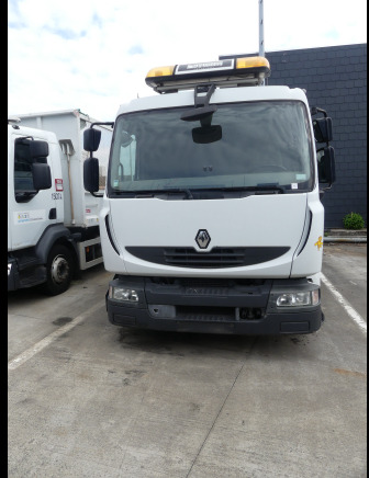 REF:19354 - Camion hydrocureur Renault Midlum 220DXI (2011-45.241 km) - Vacuum truck: picture 2 REF:19354 - Camion hydrocureur Renault Midlum 220DXI (2011-45.241 km) - Vacuum truck: picture 2