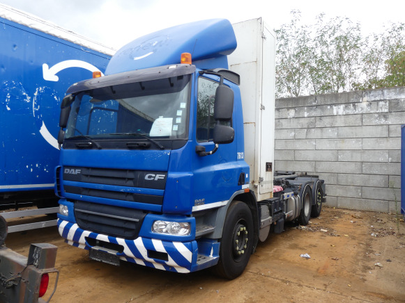 REF:7613 - Camion porte-container DAF FANCF 75 (2012-387.577 km) - Hook lift truck: picture 1 REF:7613 - Camion porte-container DAF FANCF 75 (2012-387.577 km) - Hook lift truck: picture 1