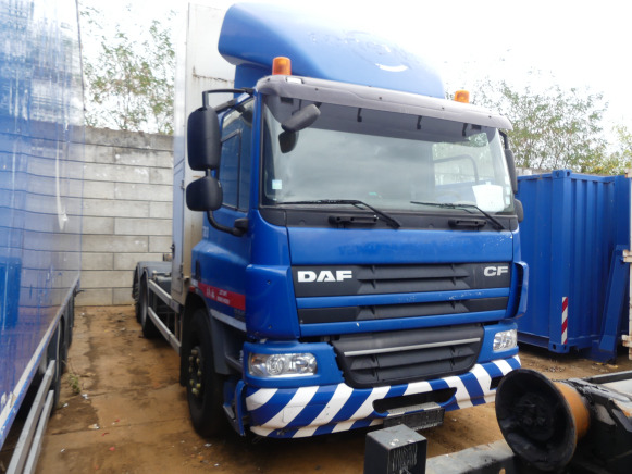 REF:7613 - Camion porte-container DAF FANCF 75 (2012-387.577 km) - Hook lift truck: picture 2 REF:7613 - Camion porte-container DAF FANCF 75 (2012-387.577 km) - Hook lift truck: picture 2