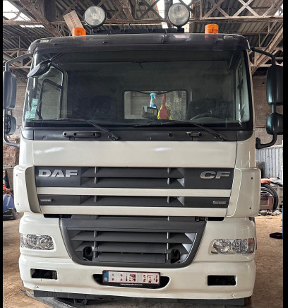 Tracteur routier DAF FAT CF-M4TN3 (2013-57.000 km-VIN:XLRAT85MC0E985264) - Tractor unit: picture 1 Tracteur routier DAF FAT CF-M4TN3 (2013-57.000 km-VIN:XLRAT85MC0E985264) - Tractor unit: picture 1