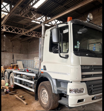 Tracteur routier DAF FAT CF-M4TN3 (2013-574.945 km-VIN:XLRAT85MC0E985264) - Tractor unit: picture 2 Tracteur routier DAF FAT CF-M4TN3 (2013-574.945 km-VIN:XLRAT85MC0E985264) - Tractor unit: picture 2