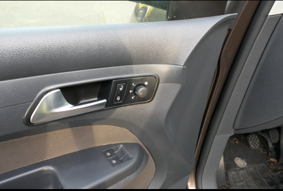 Voiture Volkswagen Caddy (2014-152.805 km) - Car: picture 3 Voiture Volkswagen Caddy (2014-152.805 km) - Car: picture 3