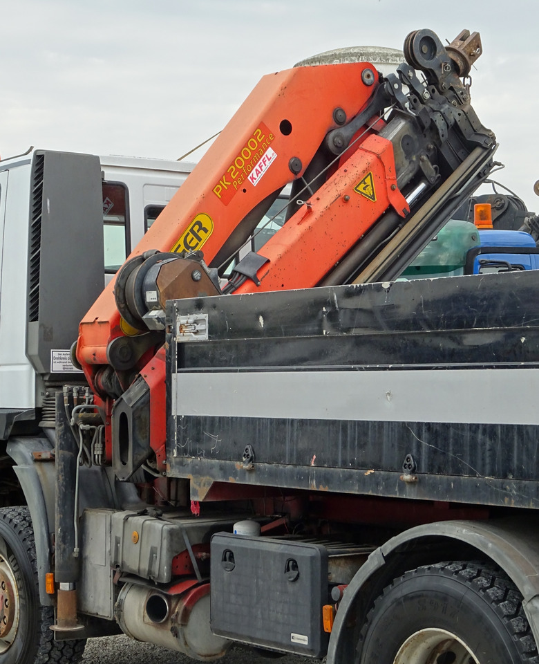PALFINGER PK 20002 E year 2005, winch, remote control, 6 x extension, Seilwinde, - Loader crane: picture 1 PALFINGER PK 20002 E year 2005, winch, remote control, 6 x extension, Seilwinde, - Loader crane: picture 1