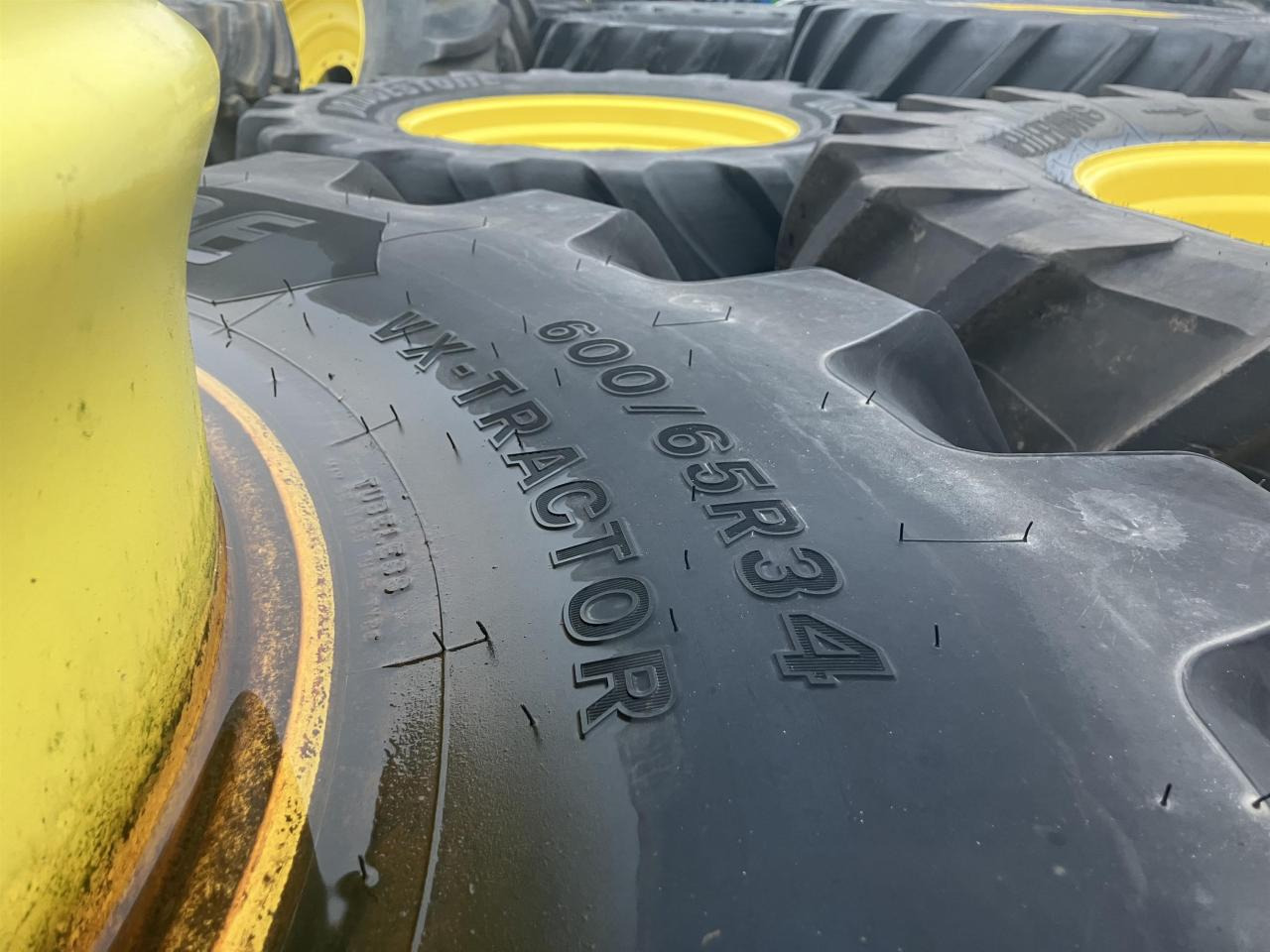 Bridgestone 600/65R34 - Tire for Agricultural machinery: picture 4 Bridgestone 600/65R34 - Tire for Agricultural machinery: picture 4