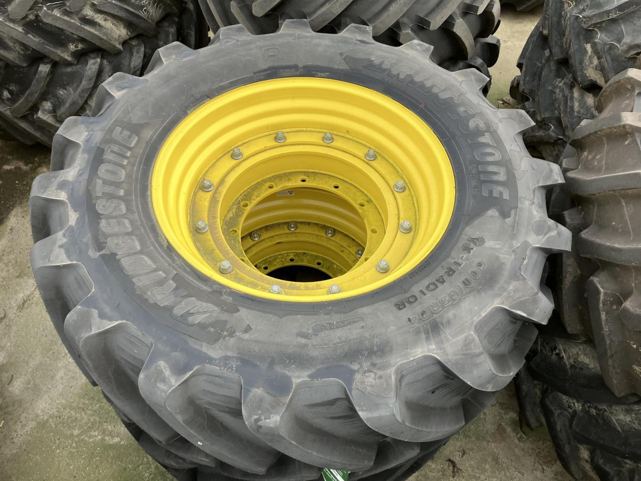 Bridgestone 600/65R34 - Tire for Agricultural machinery: picture 3 Bridgestone 600/65R34 - Tire for Agricultural machinery: picture 3