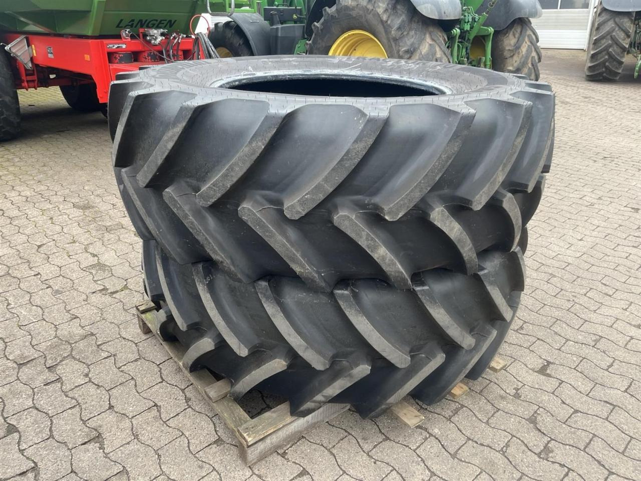 Continental 580/70R38 - Tire for Agricultural machinery: picture 1 Continental 580/70R38 - Tire for Agricultural machinery: picture 1