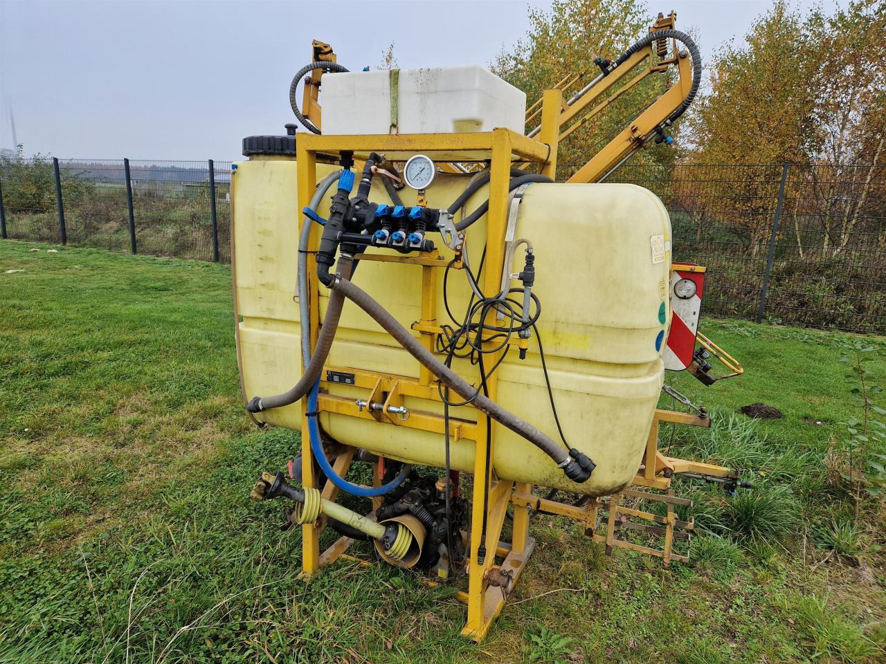 Dubex MODEL 1 - Trailed sprayer: picture 1 Dubex MODEL 1 - Trailed sprayer: picture 1