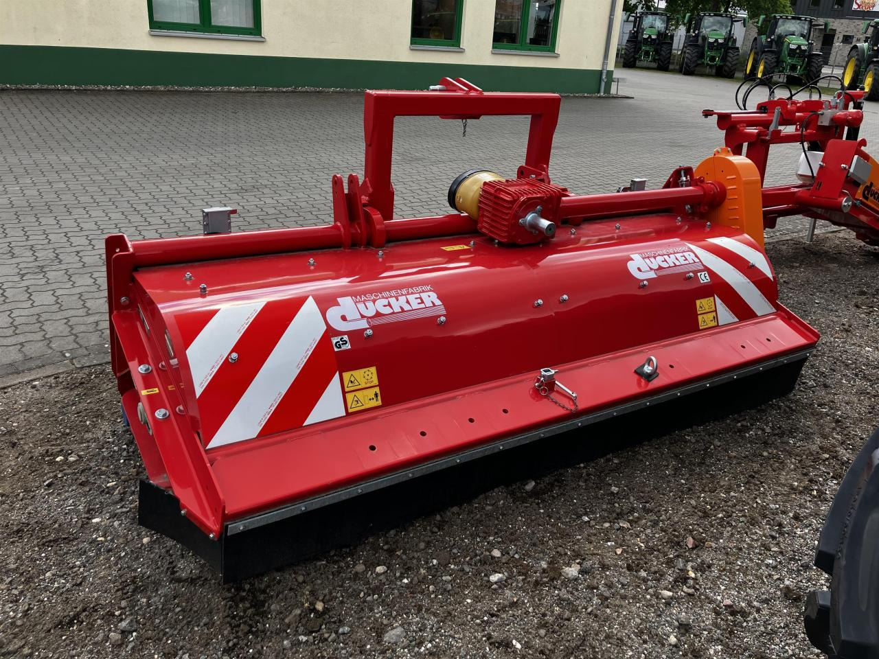 Dücker UM-27 - Flail mower: picture 4 Dücker UM-27 - Flail mower: picture 4