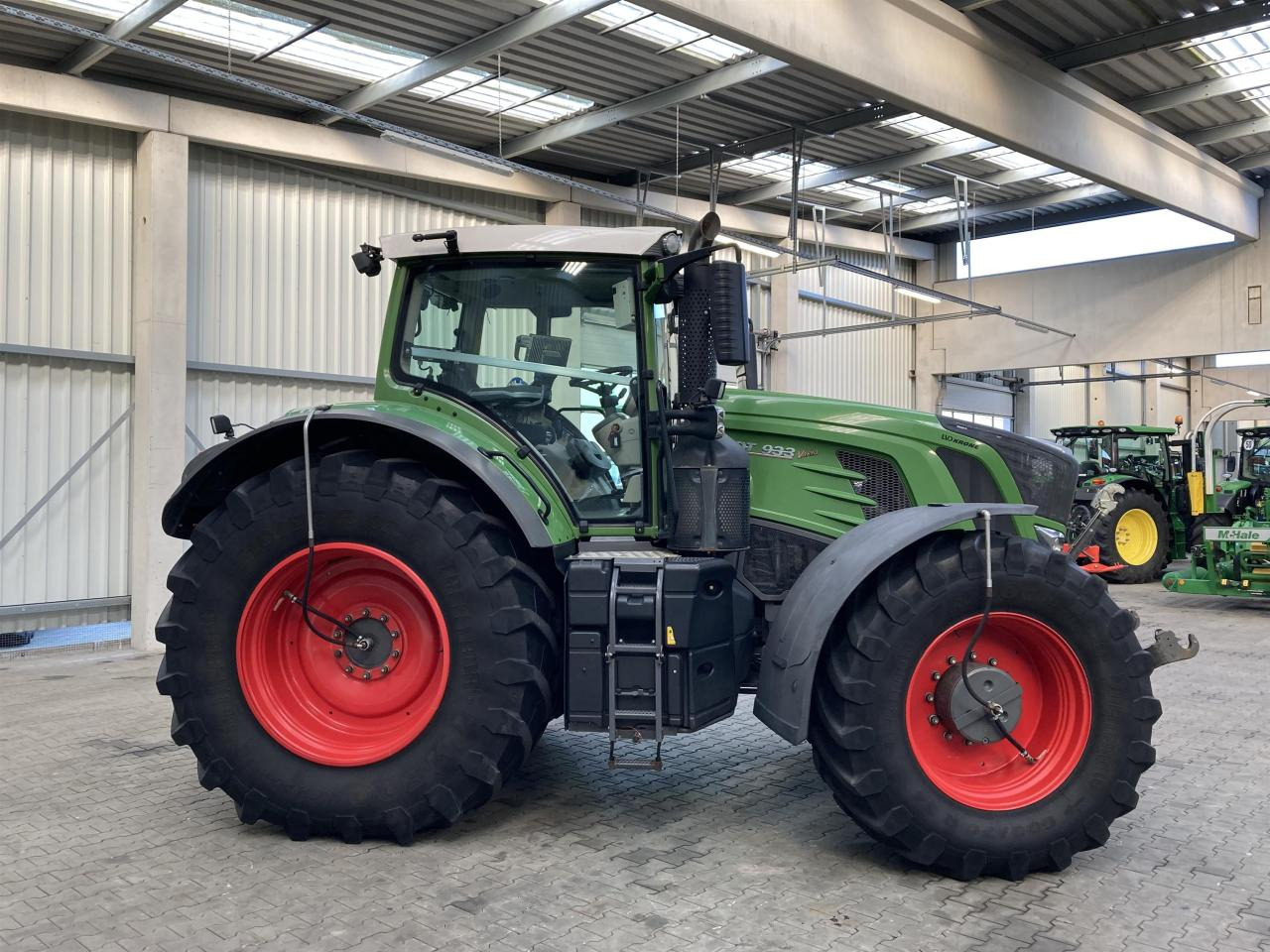 Fendt 933 Vario - Farm tractor: picture 4 Fendt 933 Vario - Farm tractor: picture 4
