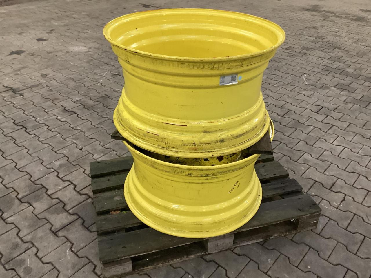 John Deere 16x30 - Tire for Agricultural machinery: picture 1 John Deere 16x30 - Tire for Agricultural machinery: picture 1