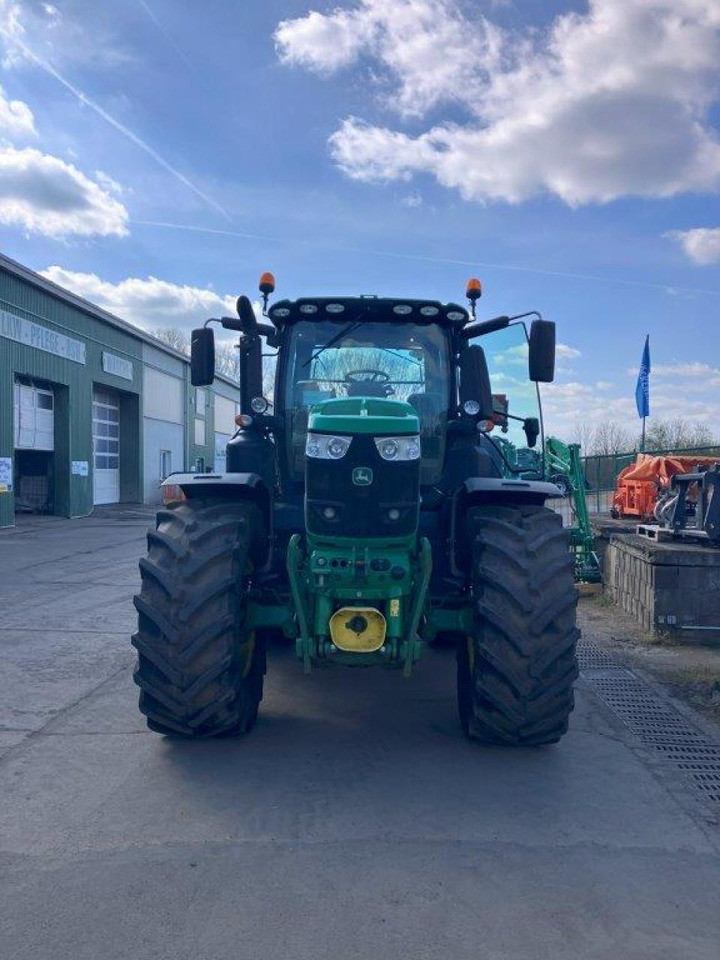 John Deere 6250R - Farm tractor: picture 3 John Deere 6250R - Farm tractor: picture 3