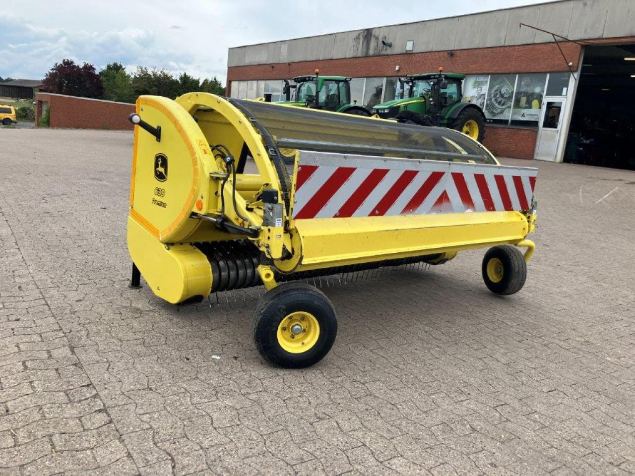 John Deere 639 - Forage harvester attachment: picture 4 John Deere 639 - Forage harvester attachment: picture 4