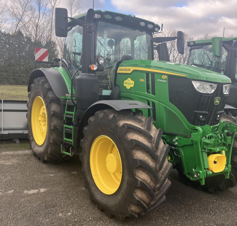 John Deere 6R 250 - Farm tractor: picture 1 John Deere 6R 250 - Farm tractor: picture 1