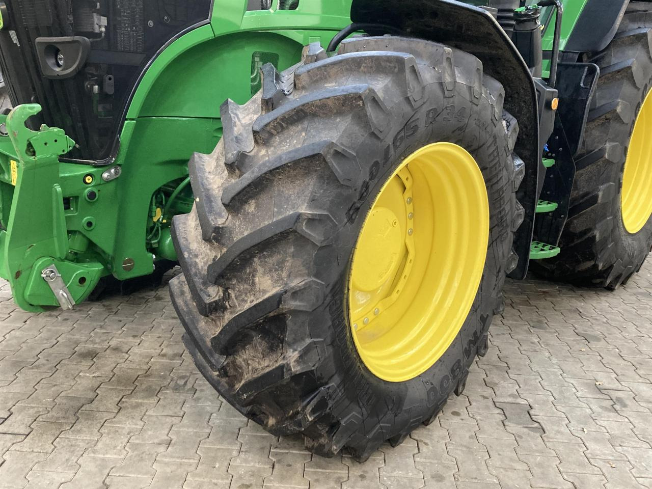 John Deere 7R 350 - Farm tractor: picture 4 John Deere 7R 350 - Farm tractor: picture 4