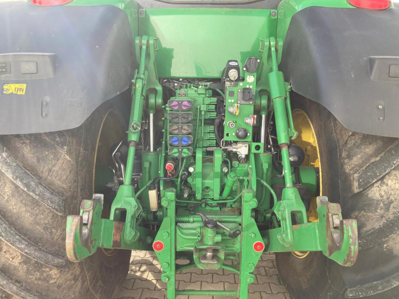 Farm tractor John Deere 8370R: picture 7