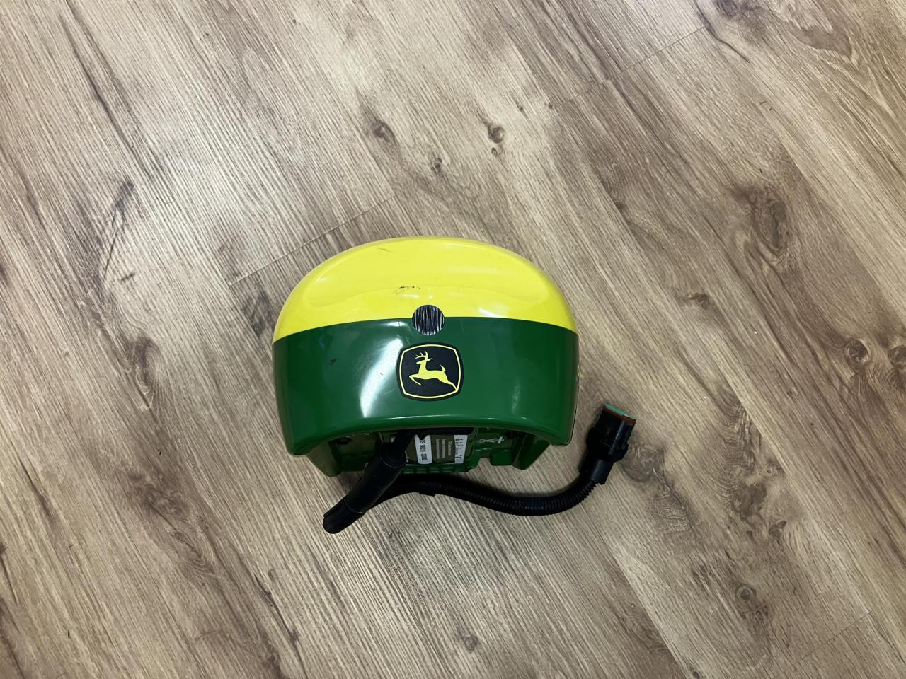 John Deere SF6000 SF3, M-RTK - Navigation system for Agricultural machinery: picture 2 John Deere SF6000 SF3, M-RTK - Navigation system for Agricultural machinery: picture 2