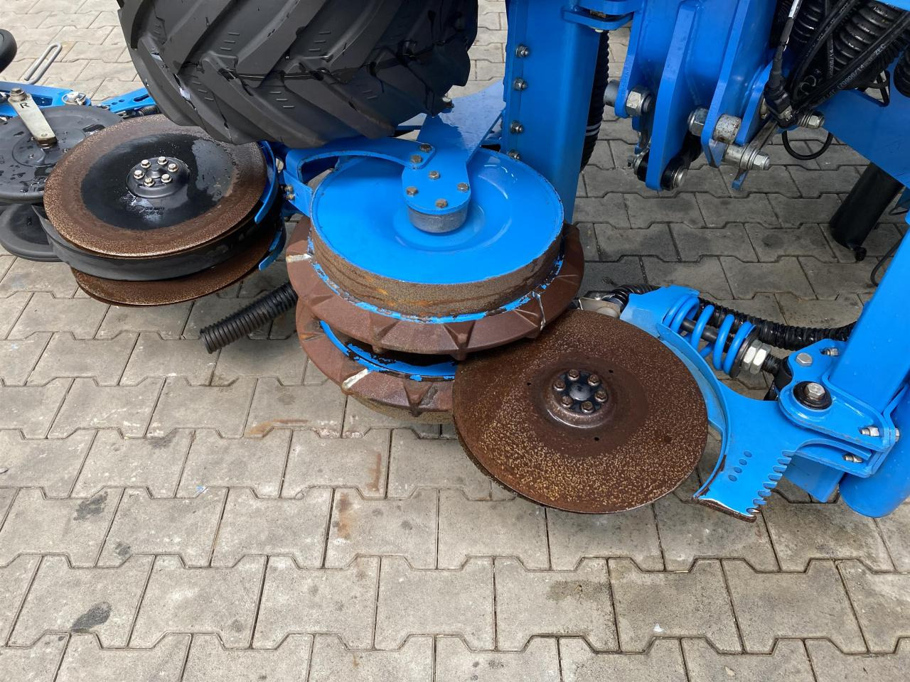 Lemken Azurit 9/8.75 - Precision sowing machine: picture 3 Lemken Azurit 9/8.75 - Precision sowing machine: picture 3