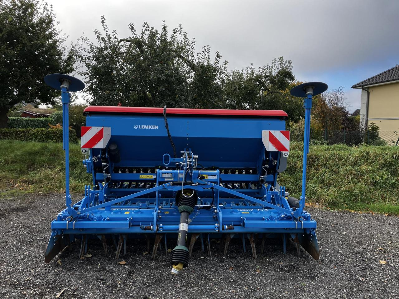Lemken Saphir 9/300 - Seed drill: picture 1 Lemken Saphir 9/300 - Seed drill: picture 1