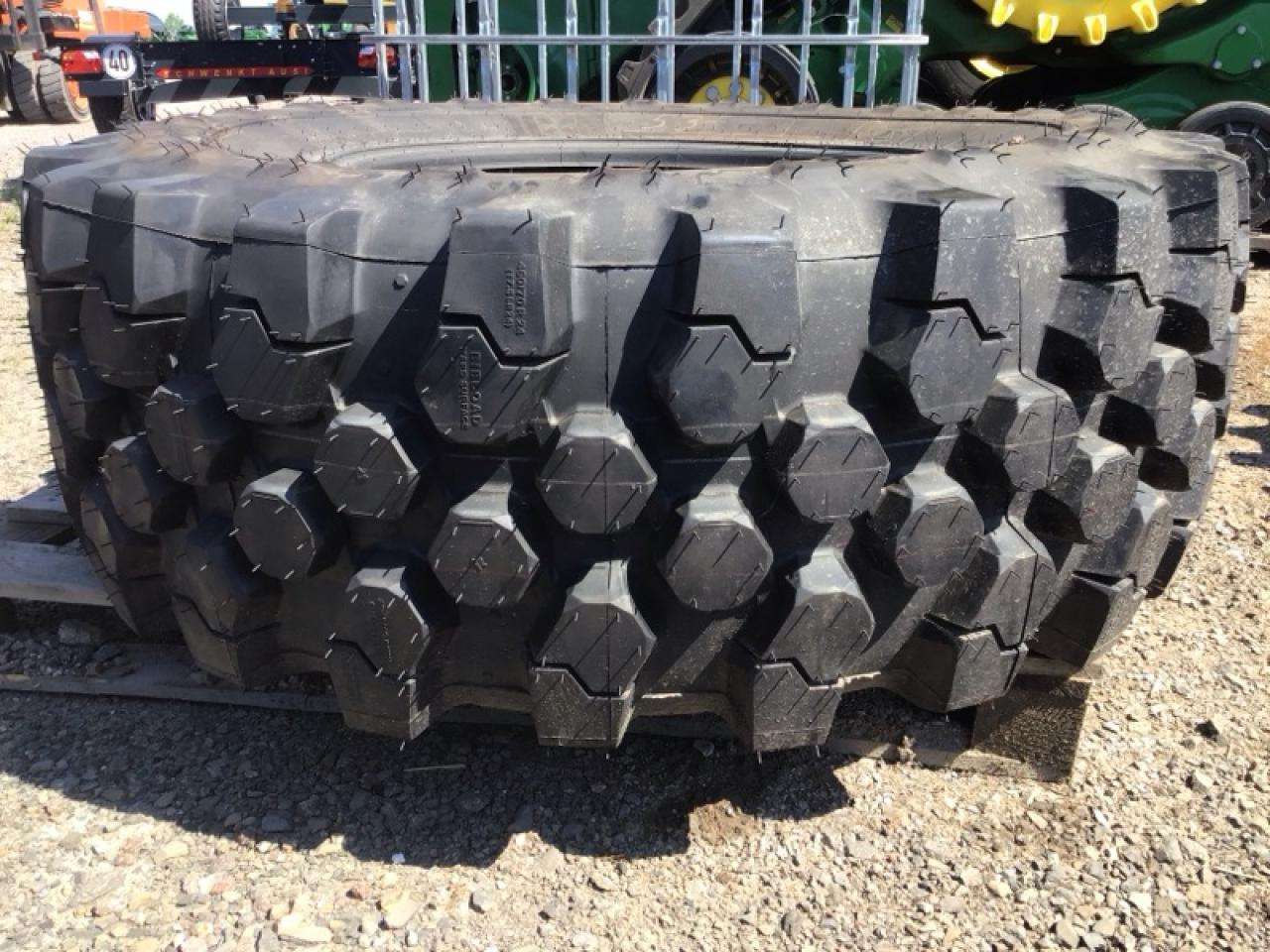 Michelin 460/70R24 - Tire for Agricultural machinery: picture 4 Michelin 460/70R24 - Tire for Agricultural machinery: picture 4