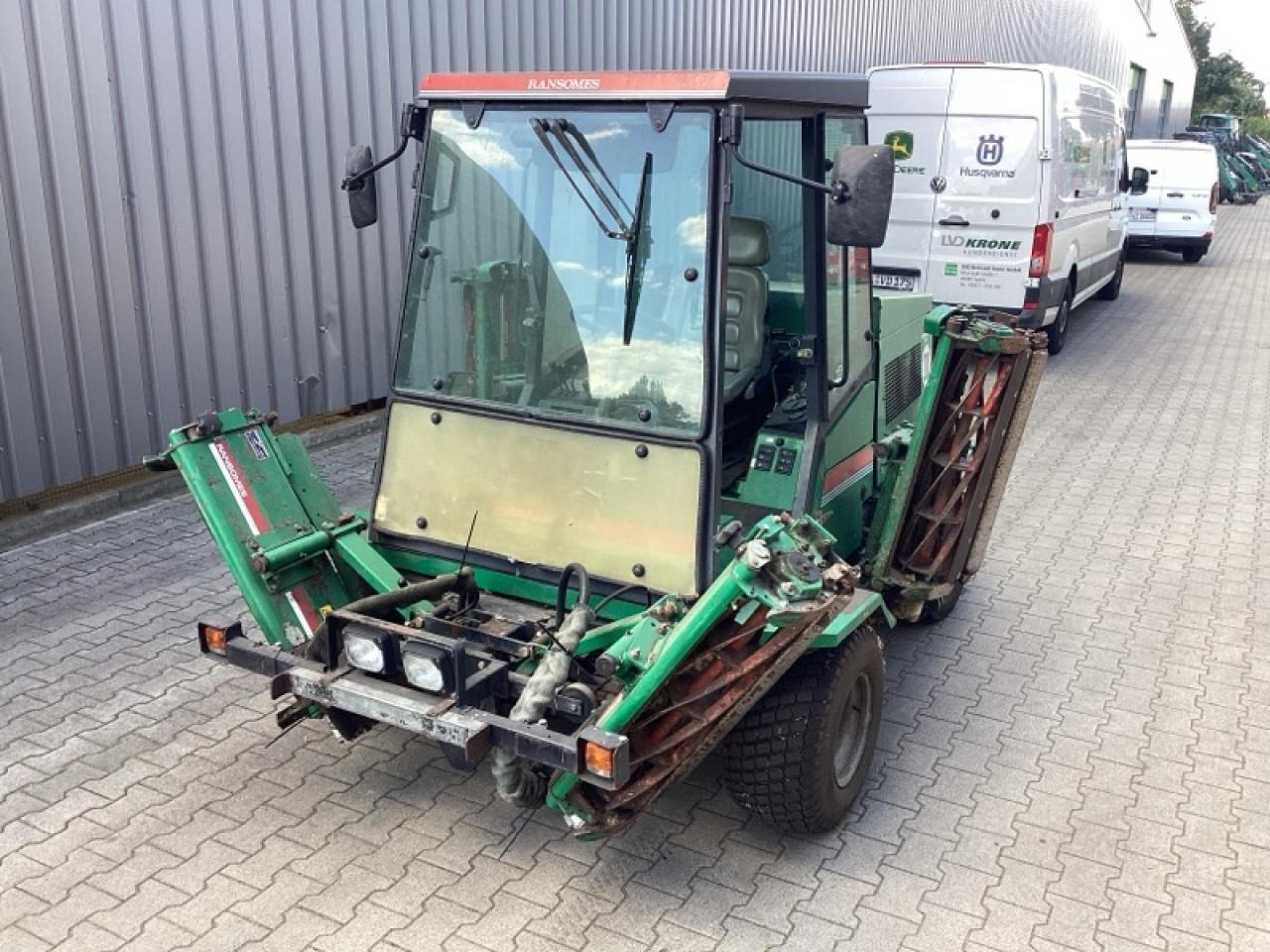 Municipal/ Special vehicle Ransomes Commader 350: picture 1