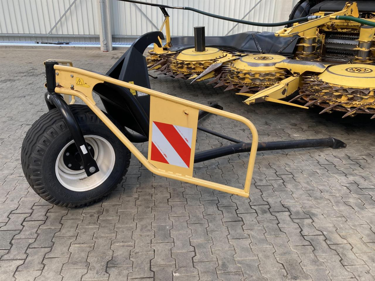 New Holland FR700 - Forage harvester: picture 2 New Holland FR700 - Forage harvester: picture 2