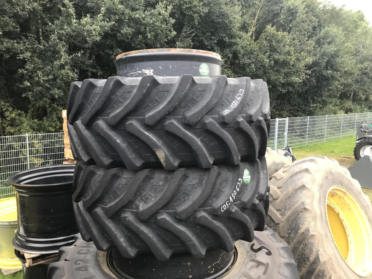 Petlas 600/65R34 - Tire for Agricultural machinery: picture 1 Petlas 600/65R34 - Tire for Agricultural machinery: picture 1