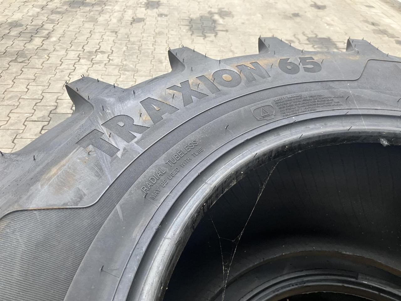 Vredestein 540/65R30 - Tire for Agricultural machinery: picture 3 Vredestein 540/65R30 - Tire for Agricultural machinery: picture 3