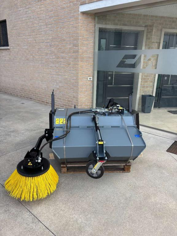 CM CM Crusher CSI 125 con attacco macchina polifunzionale - Broom for Skid steer loader: picture 1 CM CM Crusher CSI 125 con attacco macchina polifunzionale - Broom for Skid steer loader: picture 1