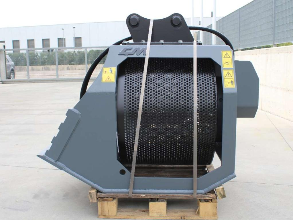 CM Crusher CBR 07 Screening Bucket - Bucket for Skid steer loader: picture 2 CM Crusher CBR 07 Screening Bucket - Bucket for Skid steer loader: picture 2