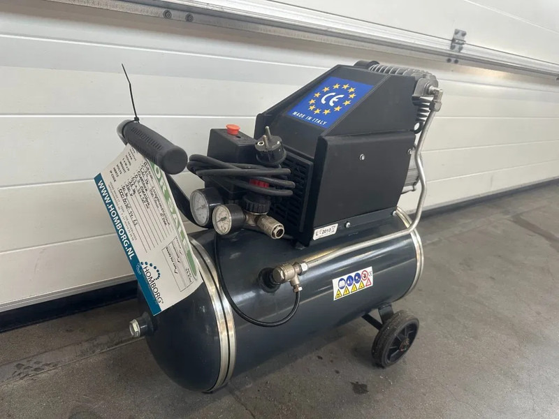 Airmec C25 Oliegesmeerde Zuigercompressor 1.65 PK 190 L / min 8 Bar Overstock - Air compressor: picture 4 Airmec C25 Oliegesmeerde Zuigercompressor 1.65 PK 190 L / min 8 Bar Overstock - Air compressor: picture 4