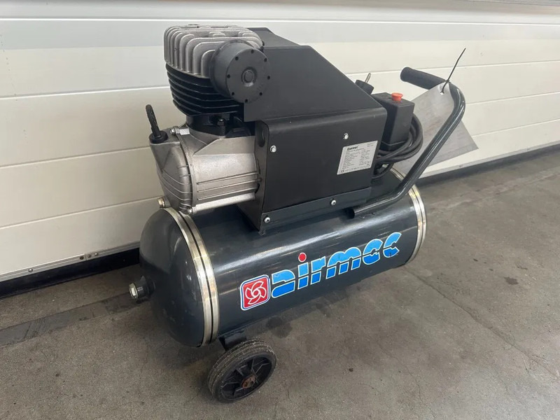 Airmec C25 Oliegesmeerde Zuigercompressor 1.65 PK 190 L / min 8 Bar Overstock - Air compressor: picture 2 Airmec C25 Oliegesmeerde Zuigercompressor 1.65 PK 190 L / min 8 Bar Overstock - Air compressor: picture 2
