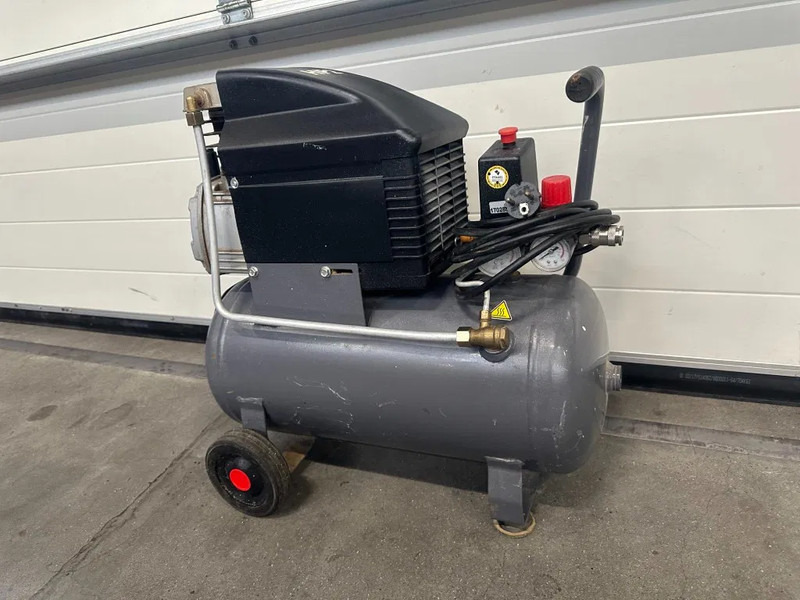 Airmec Fiac BXA 25200 Elektrische Zuigercompressor 2 PK 150 L / min 8 Bar - Air compressor: picture 5 Airmec Fiac BXA 25200 Elektrische Zuigercompressor 2 PK 150 L / min 8 Bar - Air compressor: picture 5