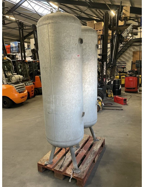 Air compressor Atlas-Copco 500 Liter Gegalvaniseerde Verticale luchtketel 11 Bar (1 stuks): picture 6 Air compressor Atlas-Copco 500 Liter Gegalvaniseerde Verticale luchtketel 11 Bar (1 stuks): picture 6