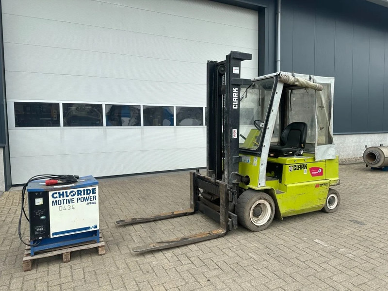 Clark EPM25N 2.5 ton Duplex Sideshift Elektra Heftruck - Electric forklift: picture 5 Clark EPM25N 2.5 ton Duplex Sideshift Elektra Heftruck - Electric forklift: picture 5