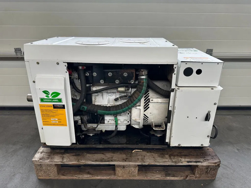 Generator set Cummins Onan MDKBP Kubota 4 cilinder Diesel 13.5 kVA Marine Silent generatorset: picture 8 Generator set Cummins Onan MDKBP Kubota 4 cilinder Diesel 13.5 kVA Marine Silent generatorset: picture 8