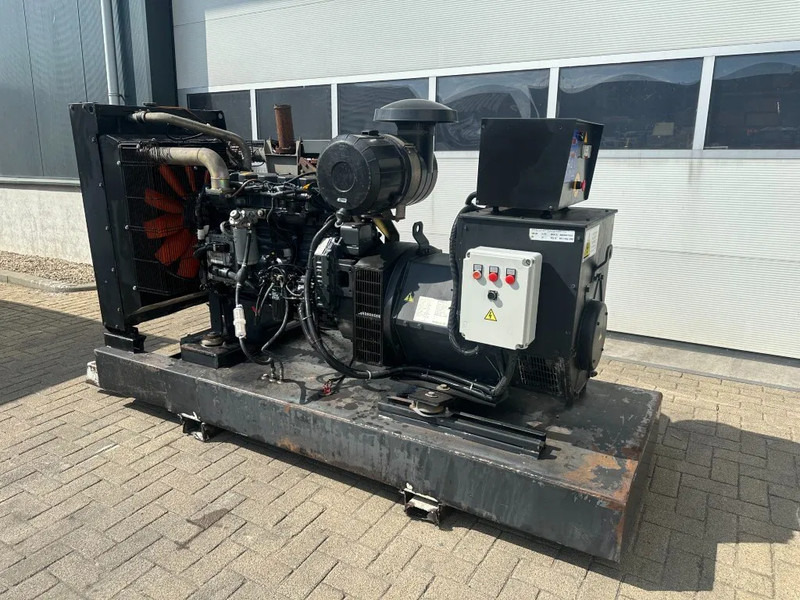Himoinsa Iveco NEF 60 TE2 Stamford 200 kVA generatorset - Generator set: picture 3 Himoinsa Iveco NEF 60 TE2 Stamford 200 kVA generatorset - Generator set: picture 3