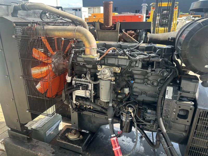 Himoinsa Iveco NEF 60 TE2 Stamford 200 kVA generatorset - Generator set: picture 4 Himoinsa Iveco NEF 60 TE2 Stamford 200 kVA generatorset - Generator set: picture 4