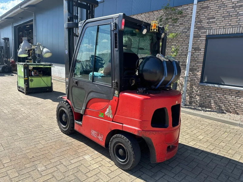 Hyster H3.0FT 3 ton Triplex Freelift Sideshift LPG Heftruck 2017 - LPG forklift: picture 3 Hyster H3.0FT 3 ton Triplex Freelift Sideshift LPG Heftruck 2017 - LPG forklift: picture 3