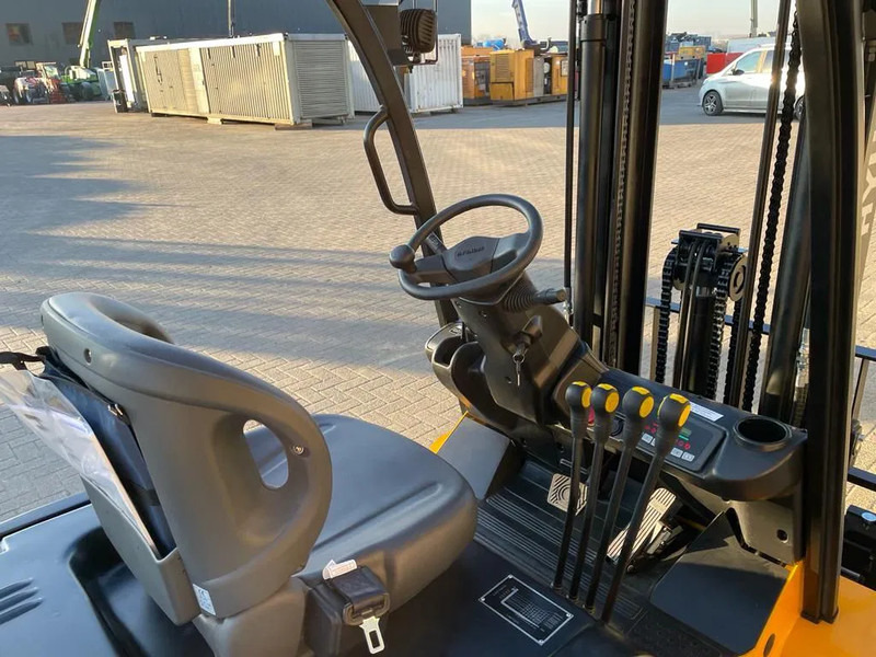 Electric forklift Hyundai 25B-7A 2.5 ton Triplex Freelift Sideshift Elektra Heftruck Nieuw: picture 6 Electric forklift Hyundai 25B-7A 2.5 ton Triplex Freelift Sideshift Elektra Heftruck Nieuw: picture 6