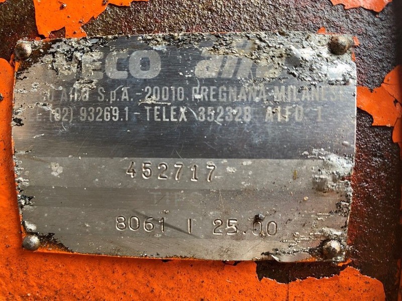 Iveco 8061 I 25.00 Waterpomp Caprari 144 m3 / h 12 Bar Mobiele Beregenings pompset - Water pump: picture 5 Iveco 8061 I 25.00 Waterpomp Caprari 144 m3 / h 12 Bar Mobiele Beregenings pompset - Water pump: picture 5