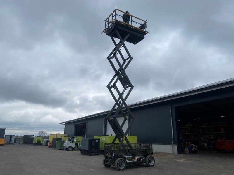 JLG M3369 Hybride Elektra / Diesel 12 meter werkhoogte Schaarhoogwerker Overstock 4 uur ! as New ! - Scissor lift: picture 5 JLG M3369 Hybride Elektra / Diesel 12 meter werkhoogte Schaarhoogwerker Overstock 4 uur ! as New ! - Scissor lift: picture 5