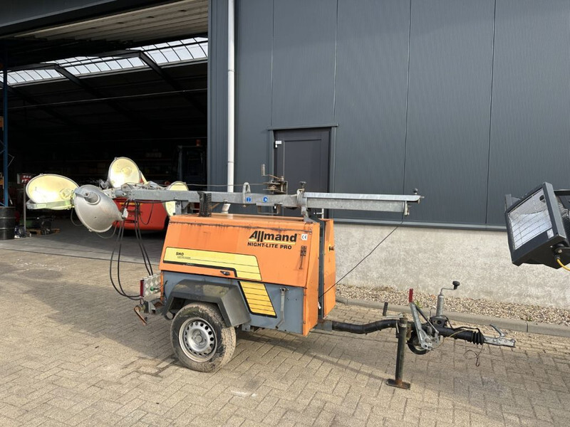 Kubota D905 Allmand Mobiele Lichtmast Aggregaat Light Tower 8.1 meter - Lighting tower: picture 1 Kubota D905 Allmand Mobiele Lichtmast Aggregaat Light Tower 8.1 meter - Lighting tower: picture 1