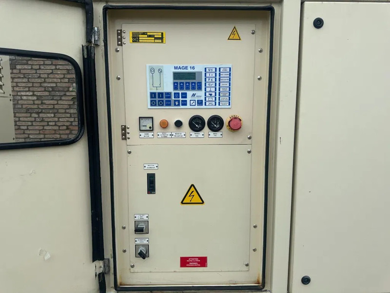 Lombardini LDW 702 Mecc Alte Spa 5 kVA Supersilent noodstroom generatorset as New ! - Generator set: picture 3 Lombardini LDW 702 Mecc Alte Spa 5 kVA Supersilent noodstroom generatorset as New ! - Generator set: picture 3