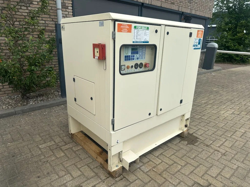Lombardini LDW 702 Mecc Alte Spa 5 kVA Supersilent noodstroom generatorset as New ! - Generator set: picture 4 Lombardini LDW 702 Mecc Alte Spa 5 kVA Supersilent noodstroom generatorset as New ! - Generator set: picture 4