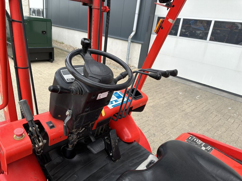 Manitou ME425-80V 2.5 ton Triplex Freelift Sideshift Elektra Heftruck - Electric forklift: picture 5 Manitou ME425-80V 2.5 ton Triplex Freelift Sideshift Elektra Heftruck - Electric forklift: picture 5