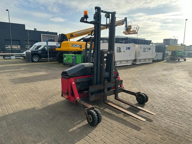 Truck mounted forklift Moffett M4 20.1 Kubota Diesel Kooiaap 2 ton Duplex Sideshift Meeneemheftruck: picture 9 Truck mounted forklift Moffett M4 20.1 Kubota Diesel Kooiaap 2 ton Duplex Sideshift Meeneemheftruck: picture 9